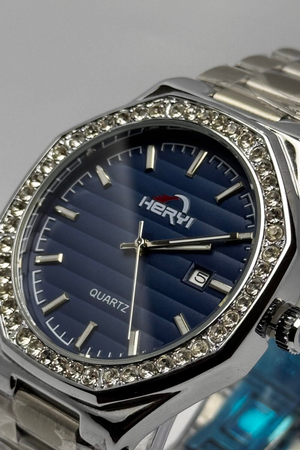 Heryi Crystal Bezel Luxury Watch